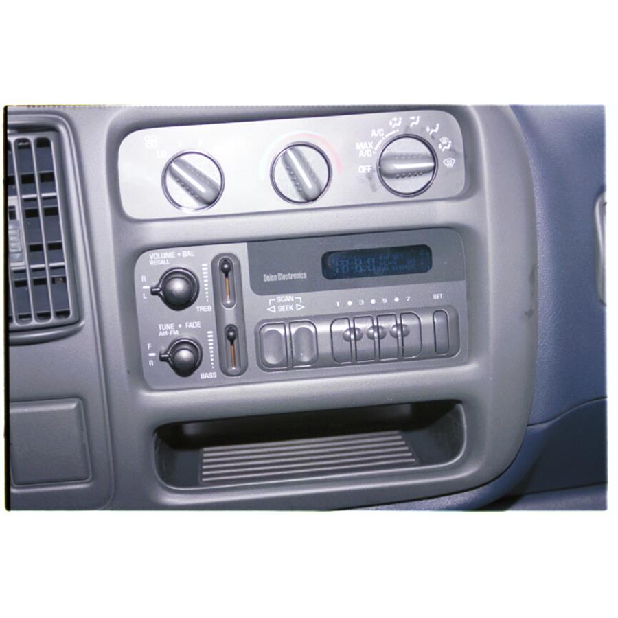 2000 Chevrolet Express Factory Radio