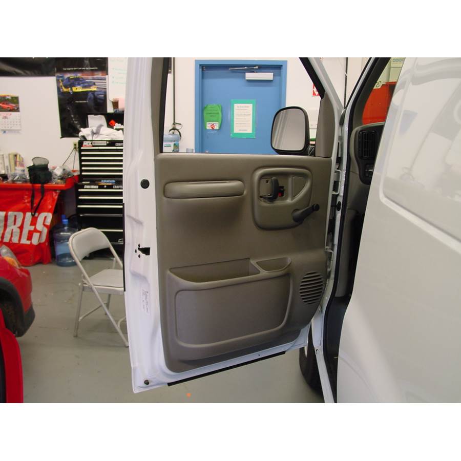 2002 Chevrolet Express Front door speaker location