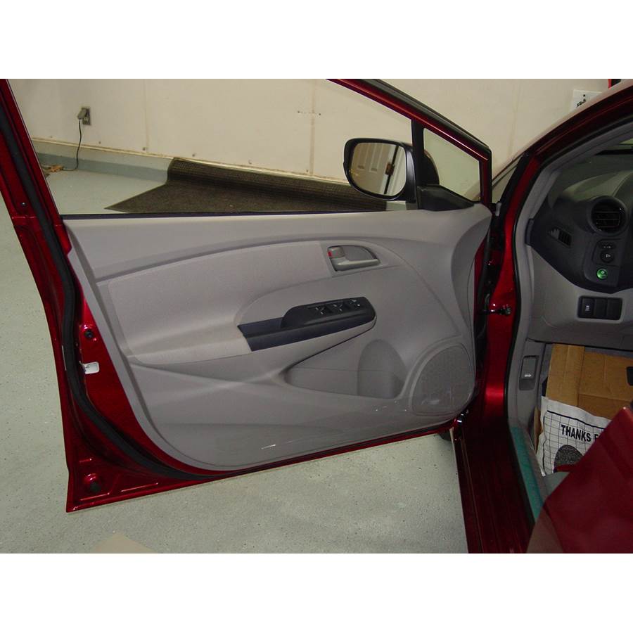2010 Honda Insight Front door speaker location