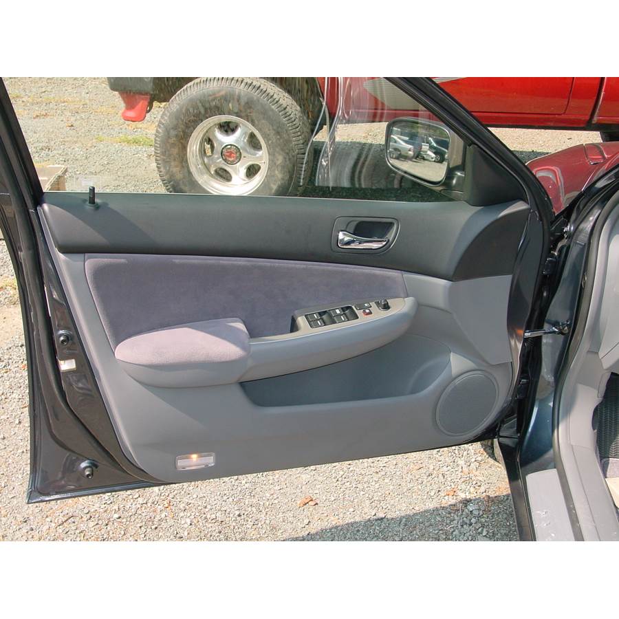 2007 Honda Accord Hybrid Front door speaker location