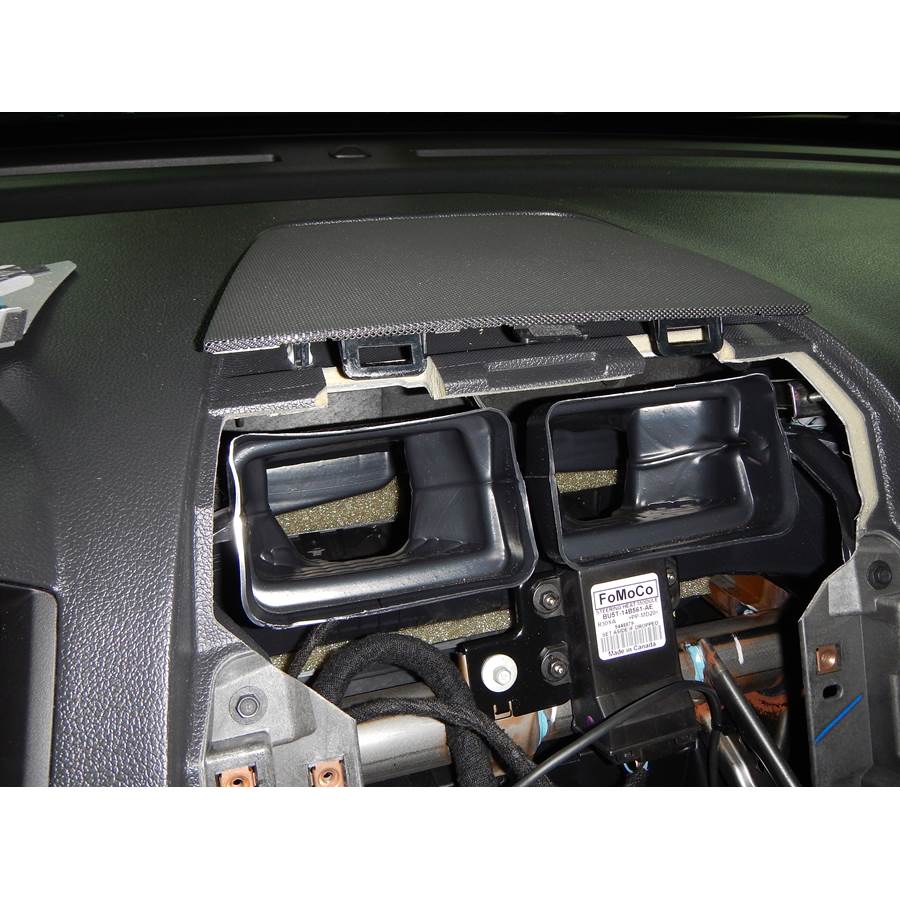 2015 Ford Explorer Center dash speaker location