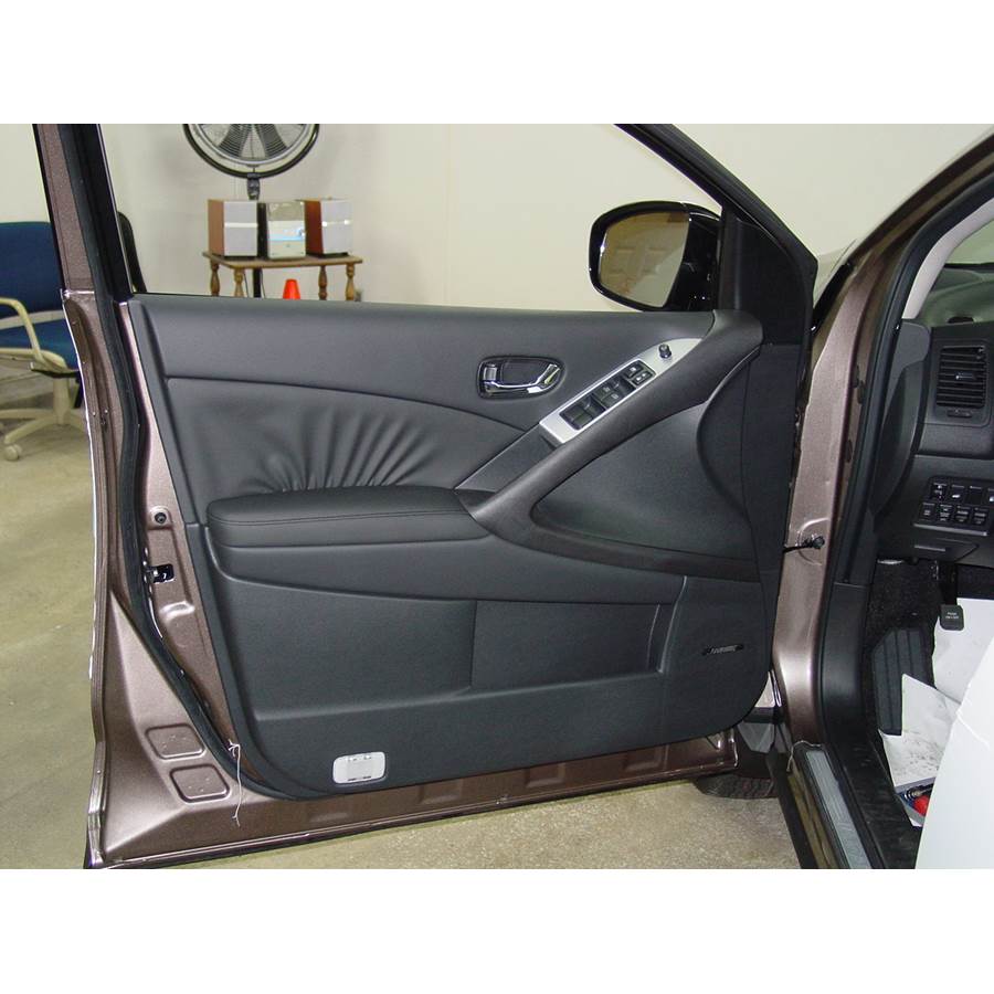 2010 Nissan Murano Front door speaker location