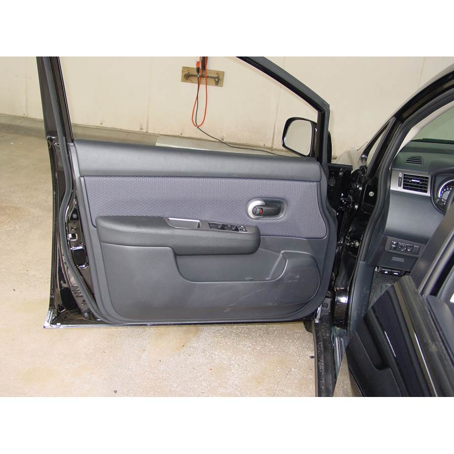 2010 Nissan Versa Front door speaker location