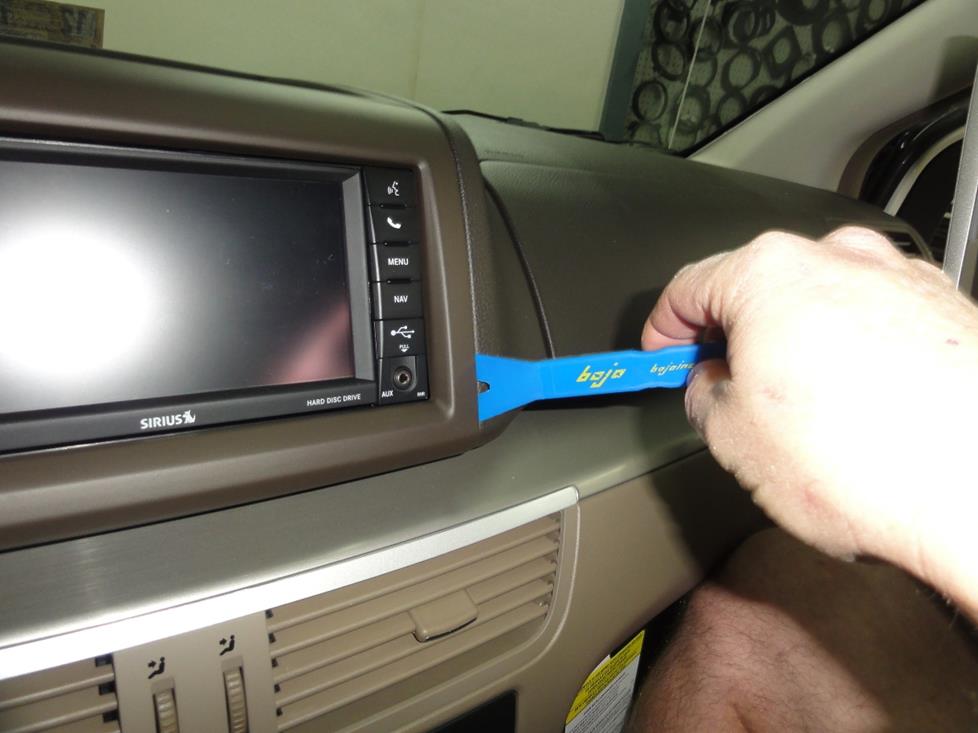 vw routan radio removal