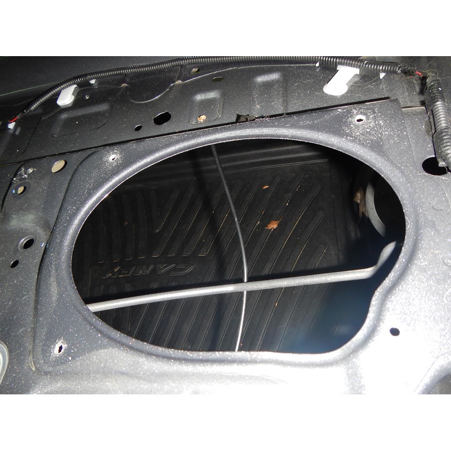 2010 Toyota Camry Hybrid Rear deck speaker removed