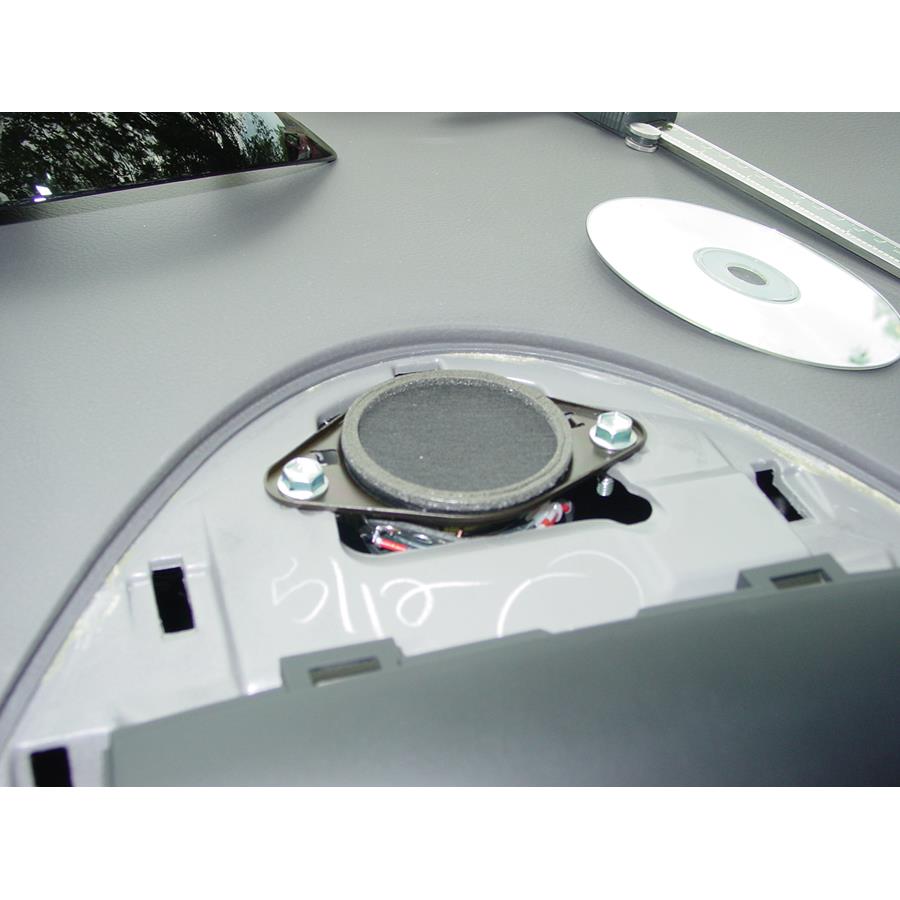 2004 Toyota Sienna Center dash speaker