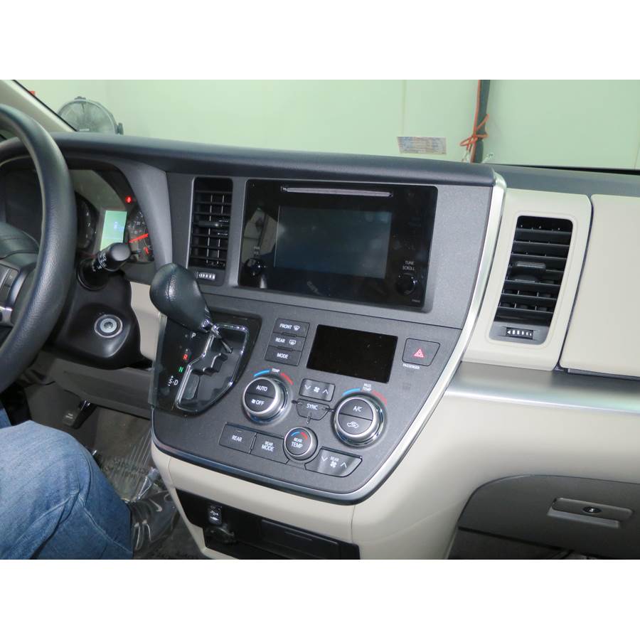2015 Toyota Sienna Factory Radio