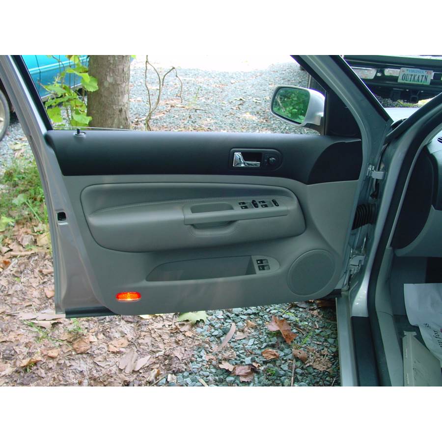 2002 Volkswagen Jetta Front door speaker location