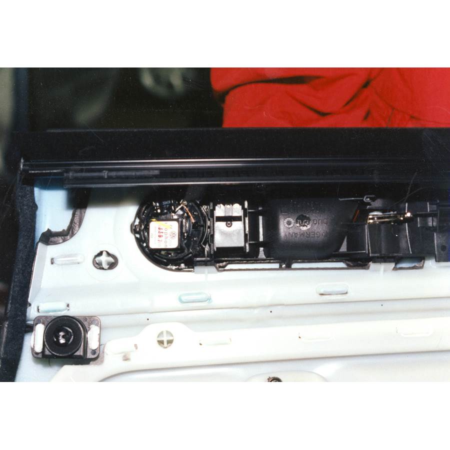 1999 Volkswagen Passat Rear door tweeter
