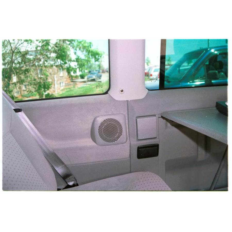 1999 Volkswagen Eurovan Rear side panel speaker location