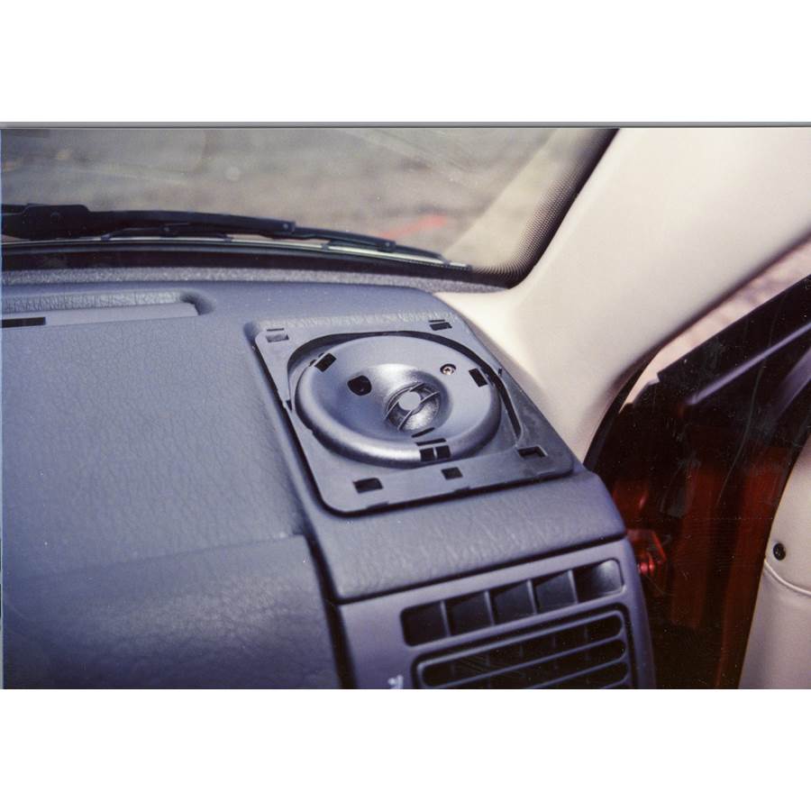 1996 Volkswagen Passat Dash speaker