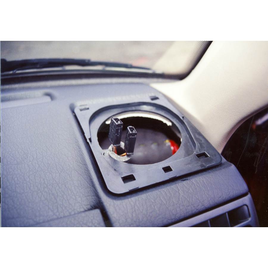 1996 Volkswagen Passat Dash speaker removed