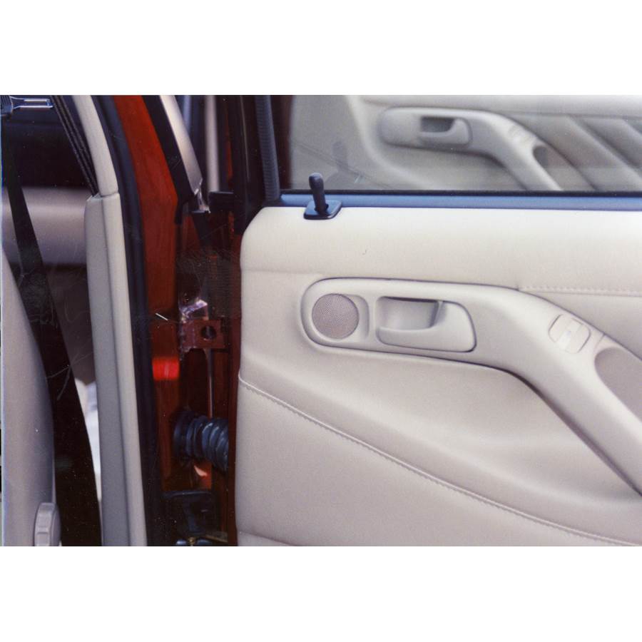 1996 Volkswagen Passat Rear door tweeter location
