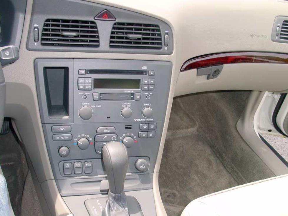 Volvo V70 radio 2001