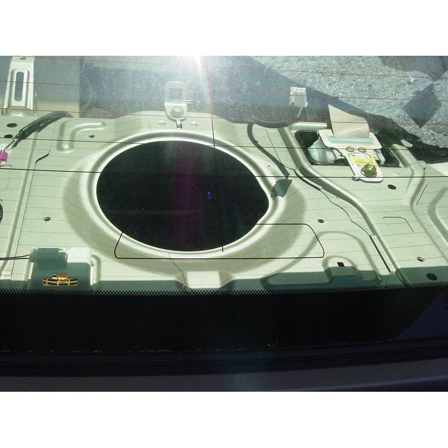 2005 Toyota Avalon Rear deck center speaker removed
