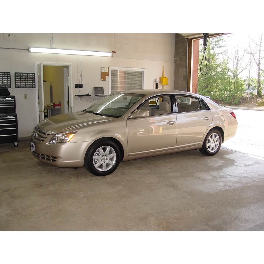 2005 Toyota Avalon Exterior