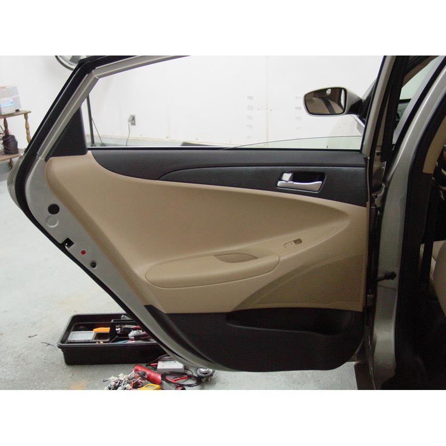 2013 Hyundai Sonata GLS Rear door speaker location