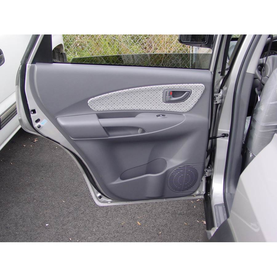 2007 Hyundai Tucson Rear door speaker location
