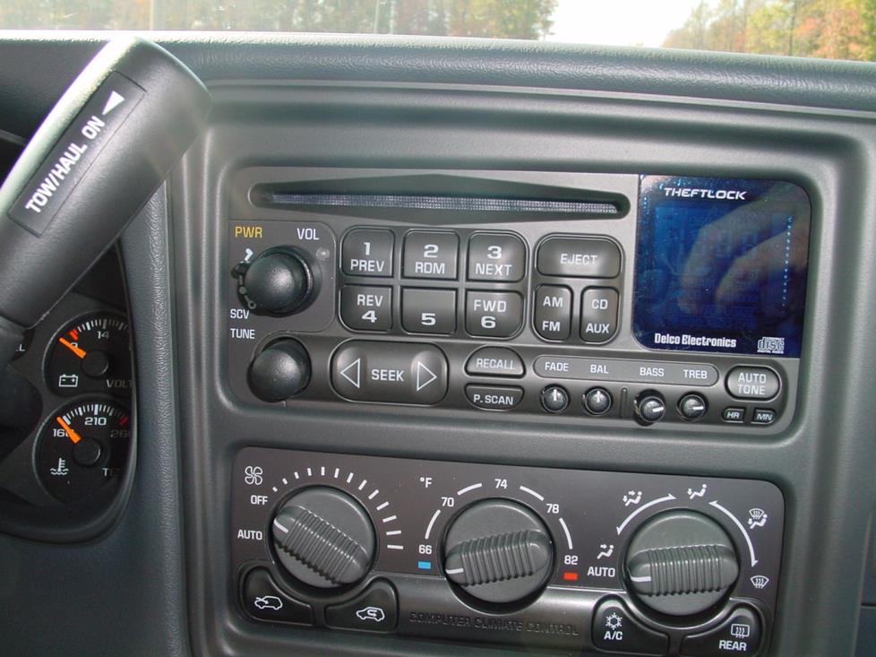 2002 Chevy Avalanche radio