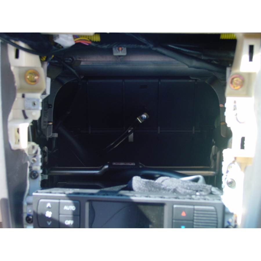 2003 Hyundai XG350 Factory radio removed