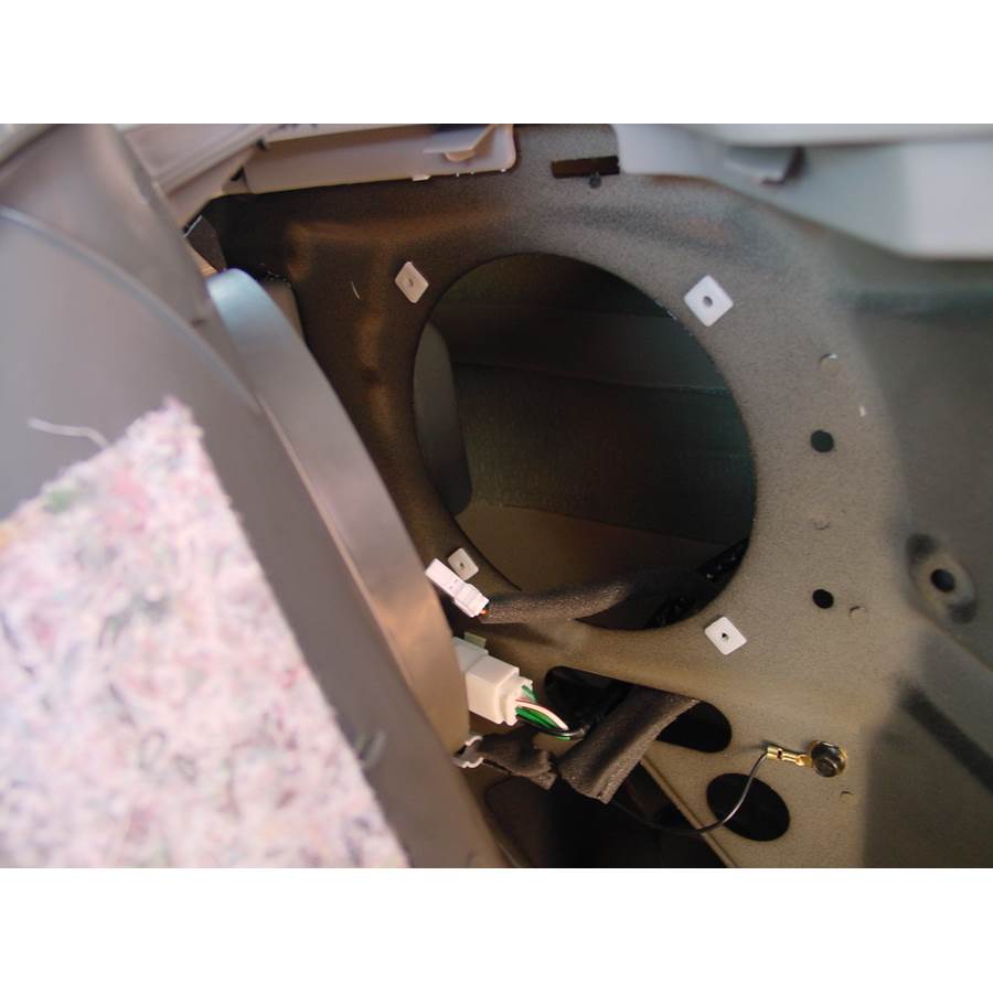 2001 Hyundai Santa Fe Mid-rear speaker