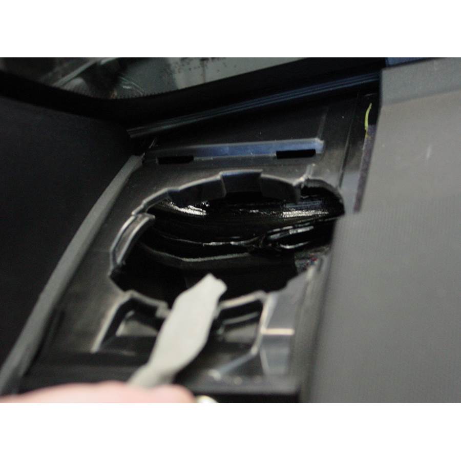 2005 Mitsubishi Galant Dash speaker removed