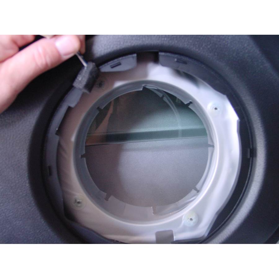 2003 Mitsubishi Outlander Front speaker removed
