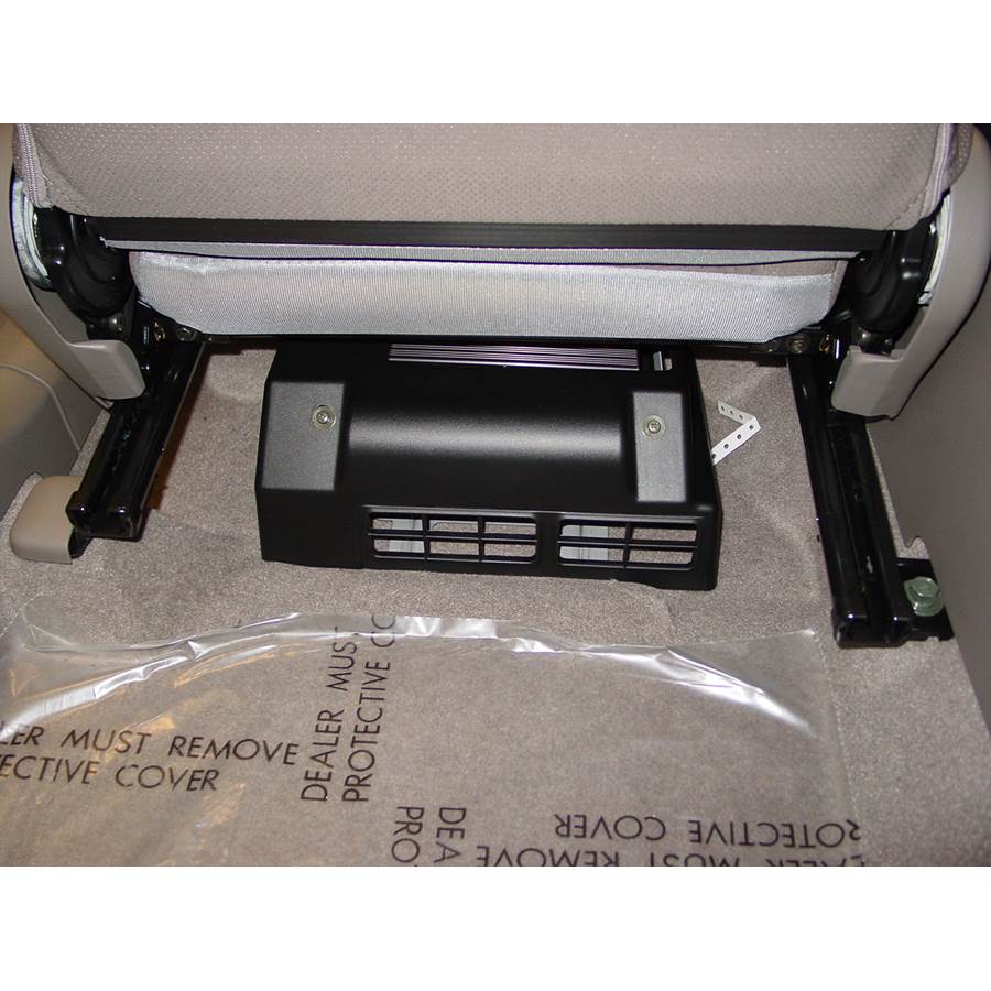 2004 Mitsubishi Outlander Factory amplifier