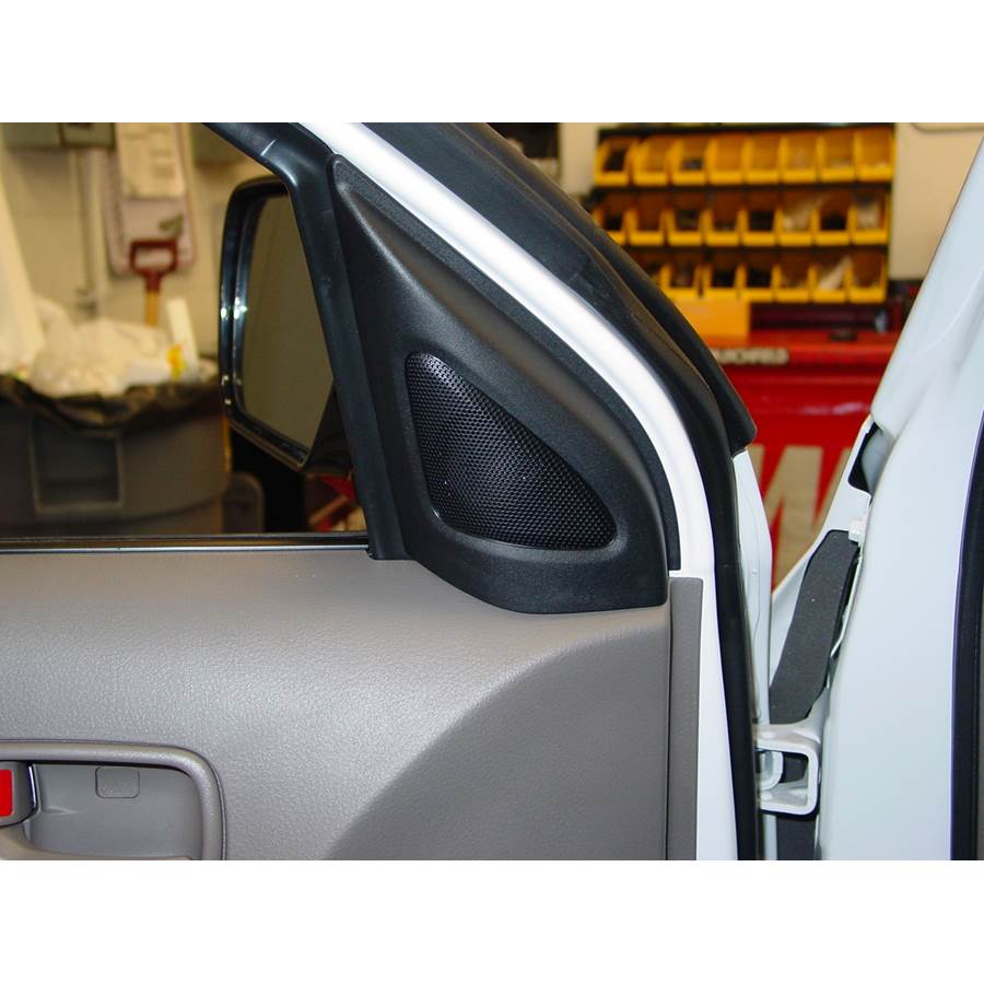 2004 Mitsubishi Outlander Front door tweeter location