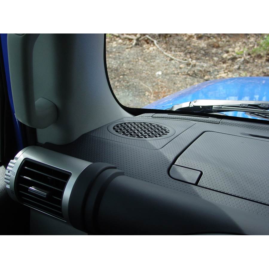 2010 Toyota FJ Cruiser Dash speaker location