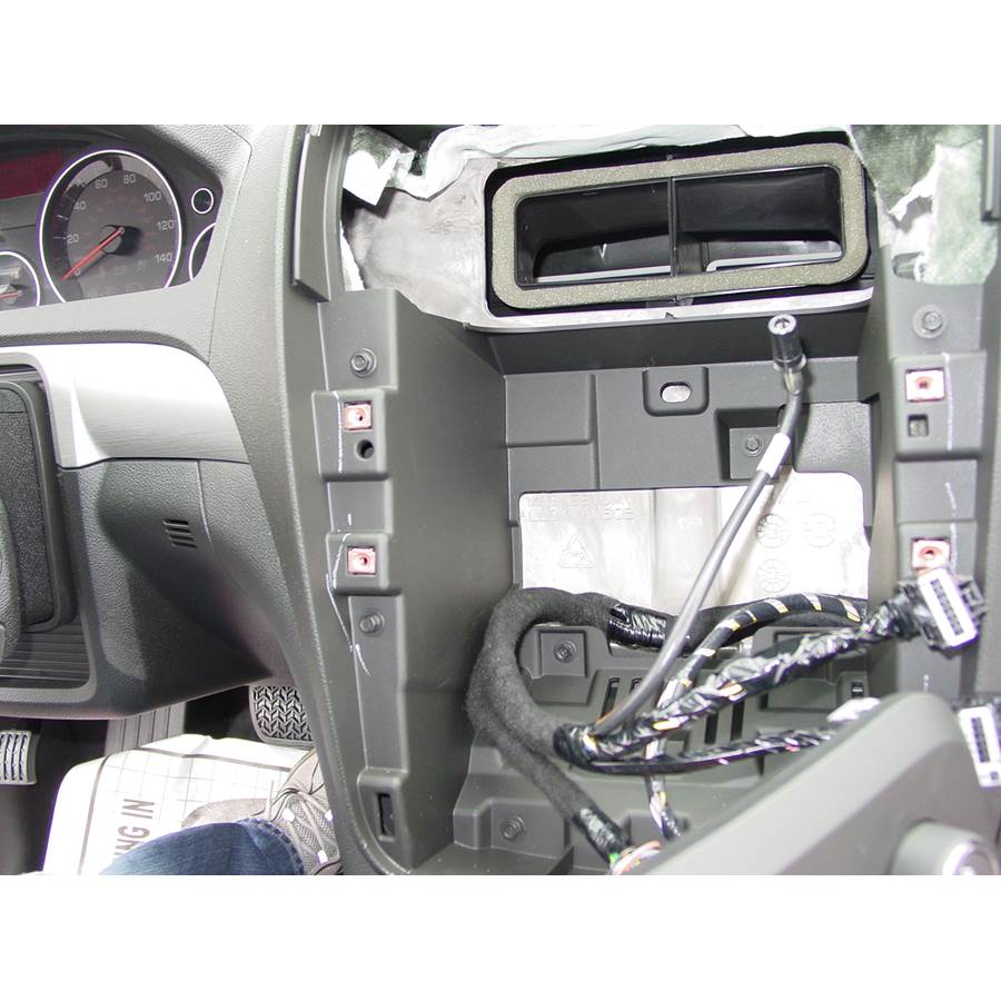 2007 Saturn Outlook Factory radio removed