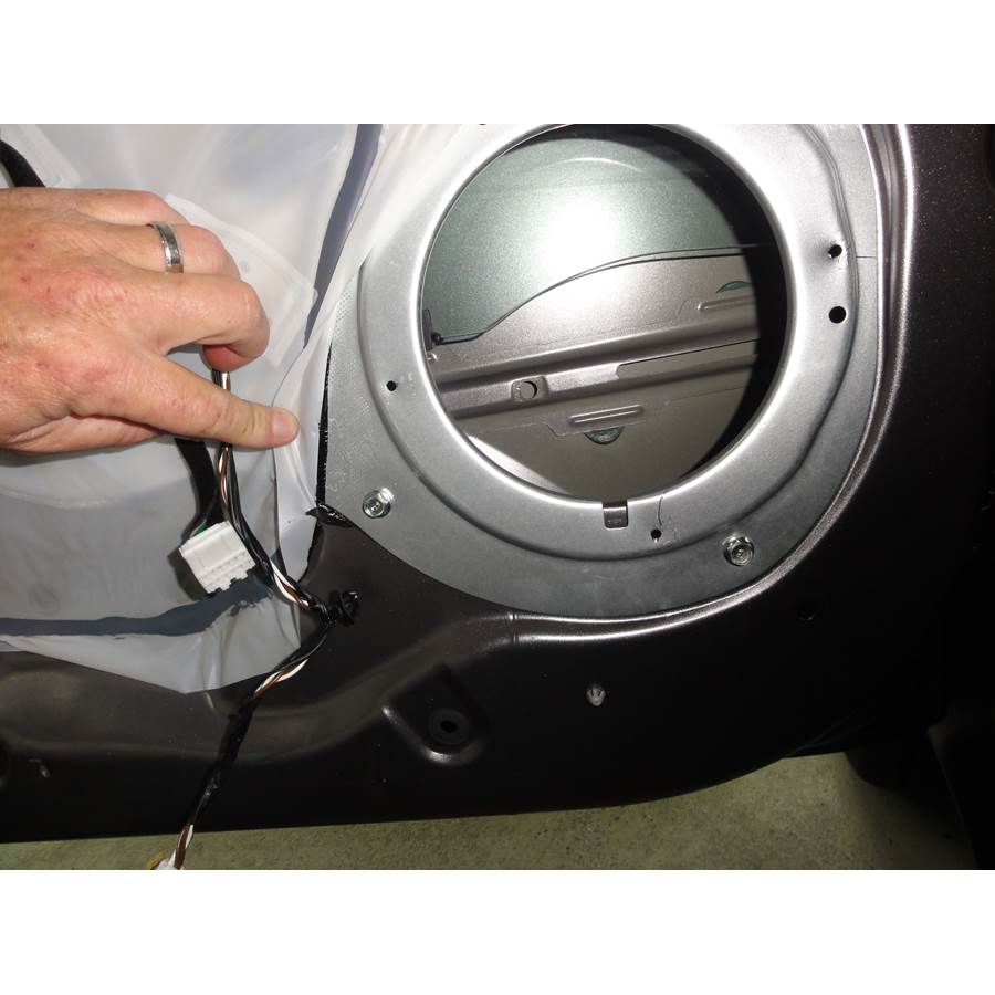 2012 Kia Sportage Front door woofer removed