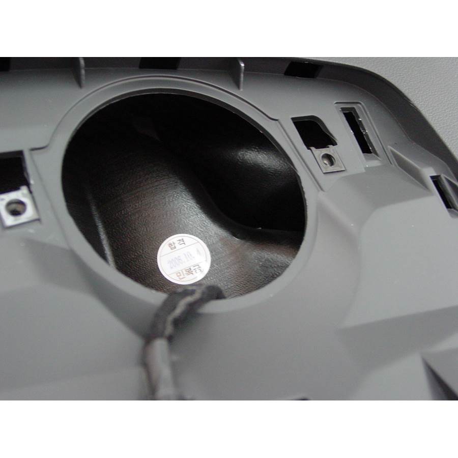 2009 Kia Rondo Center dash speaker removed