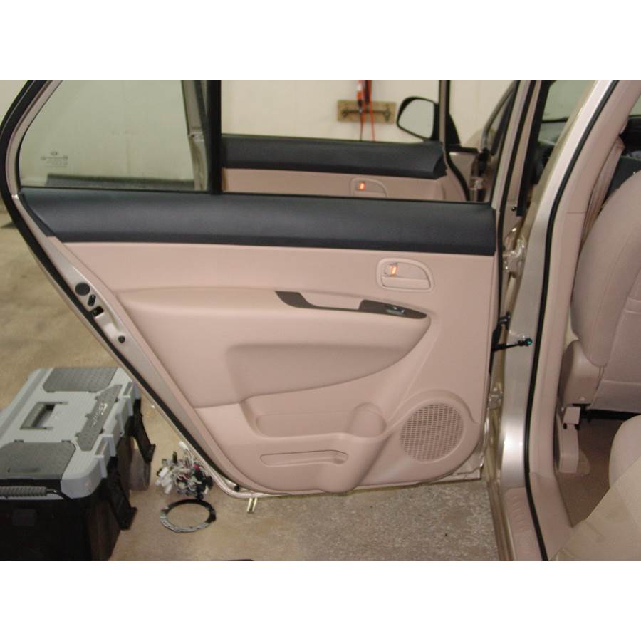 2009 Kia Rondo Rear door speaker location