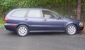 2004 Volvo V40 Exterior