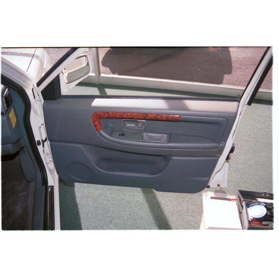1997 Volvo 960 Front door speaker location