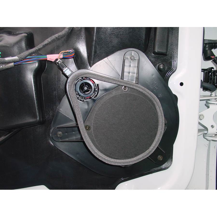 2004 Oldsmobile Bravada Front door speaker