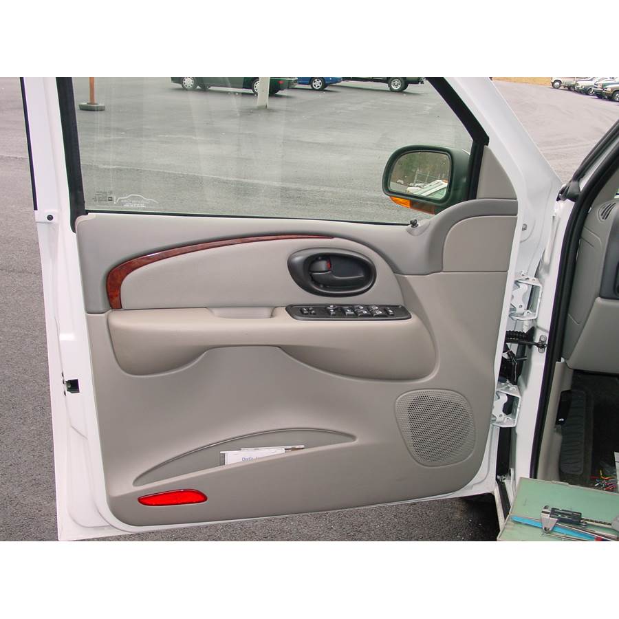 2004 Oldsmobile Bravada Front door speaker location