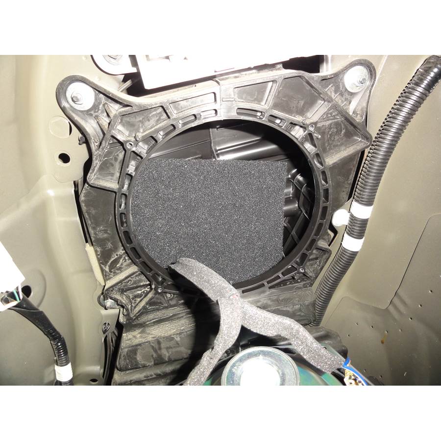 2015 Lexus RX450H Far-rear side speaker removed