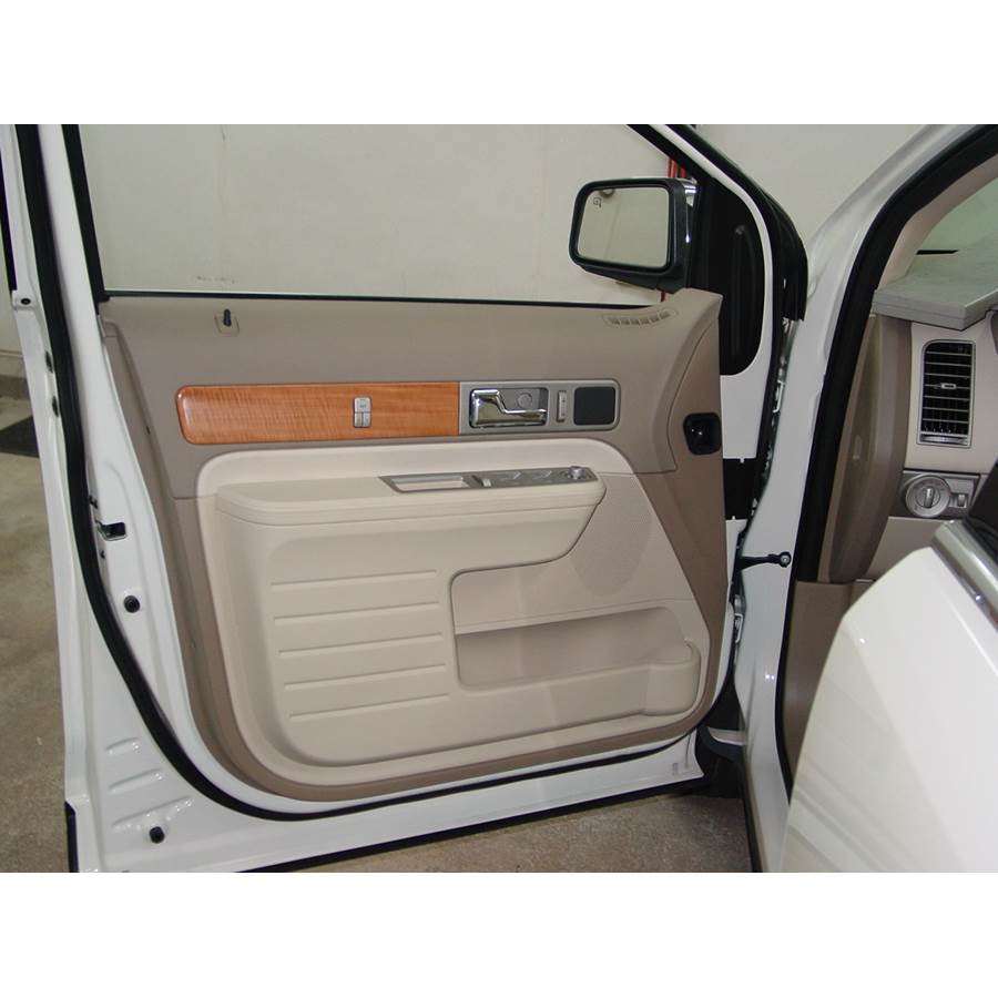 2009 Lincoln MKX Front door speaker location