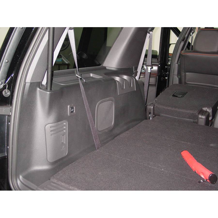 2008 Lincoln Navigator Far-rear side speaker location