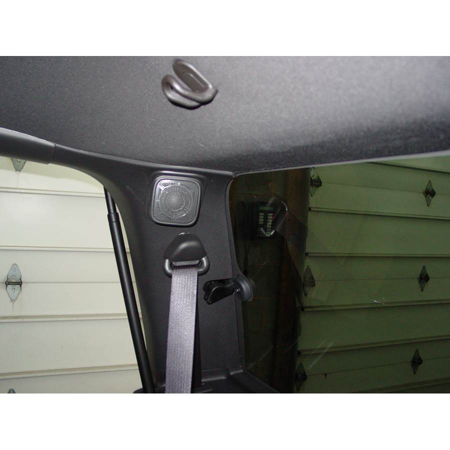2010 Lincoln Navigator Rear pillar speaker location