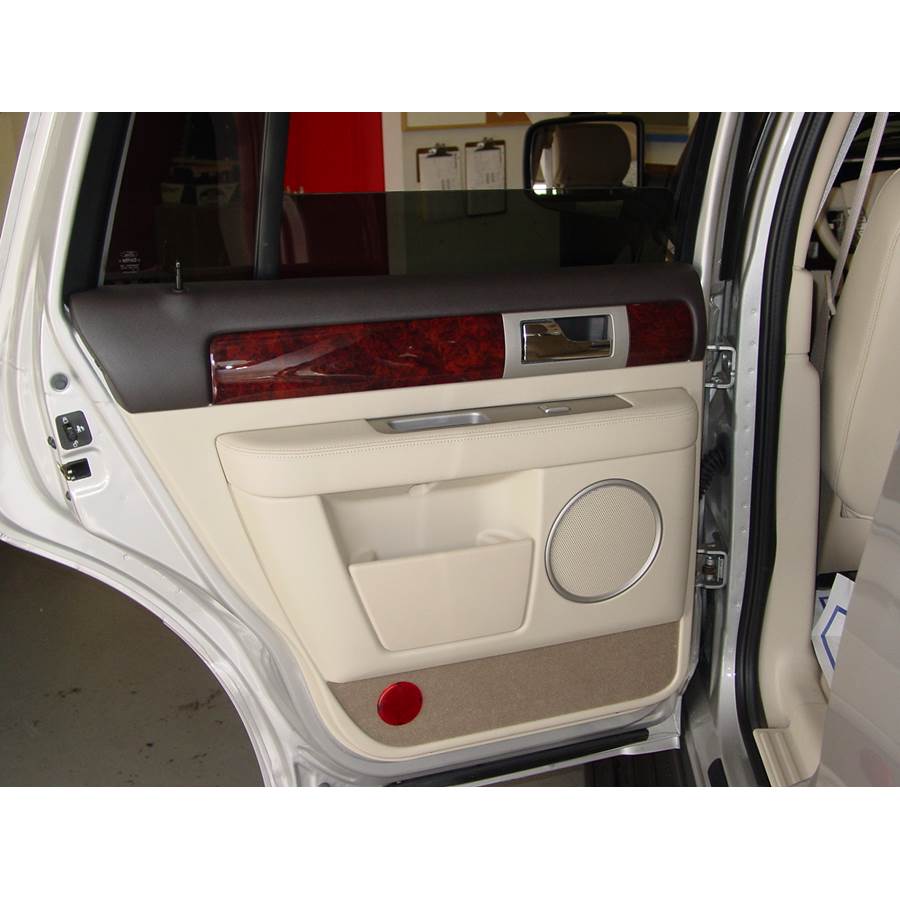 2004 Lincoln Navigator Rear door speaker location
