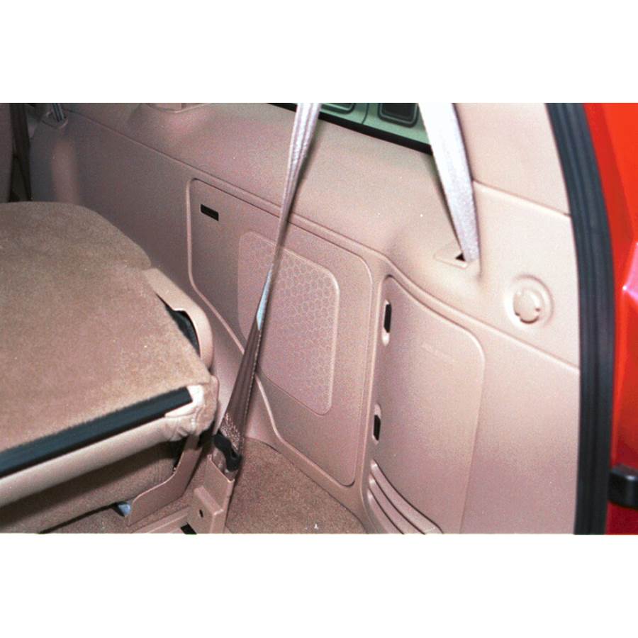 1999 Lincoln Navigator Far-rear side speaker location