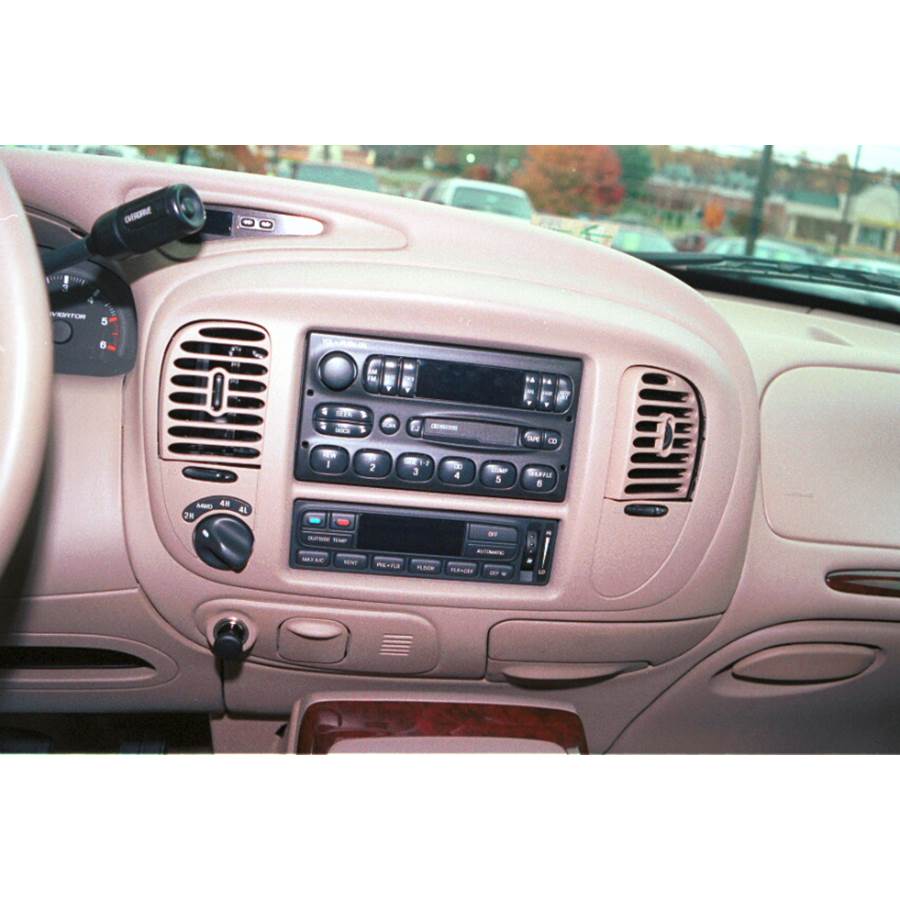2000 Lincoln Navigator Factory Radio