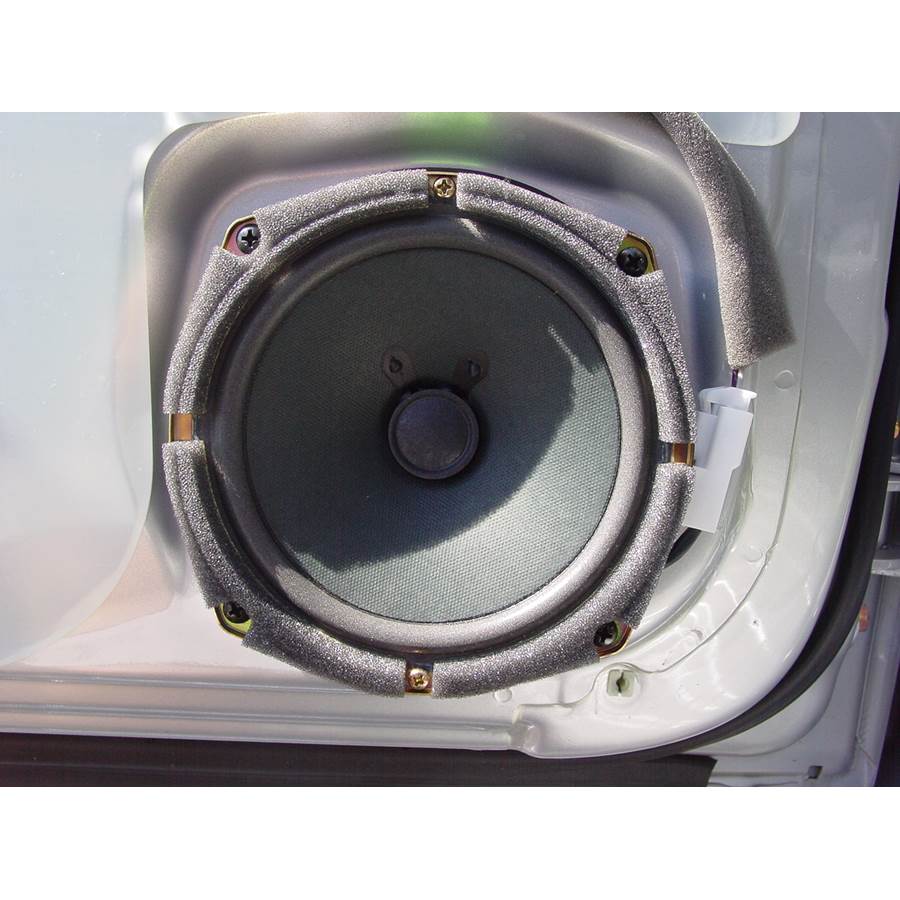 2006 Suzuki Forenza Front door woofer