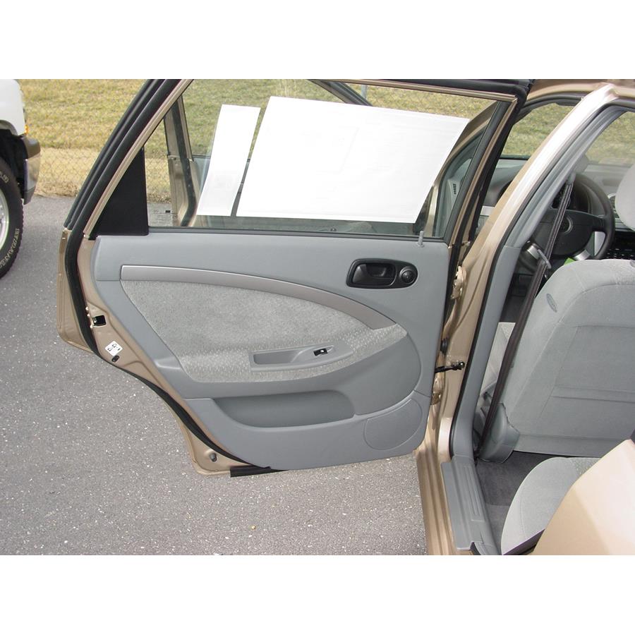 2006 Suzuki Forenza Rear door speaker location