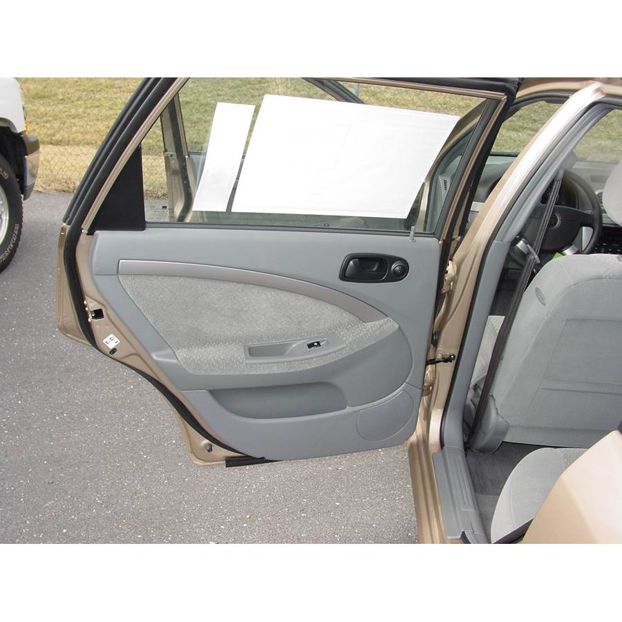 2008 Suzuki Forenza Rear door speaker location