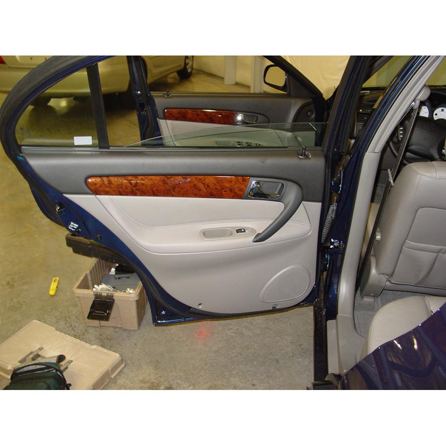 2007 Suzuki Verona Rear door speaker location