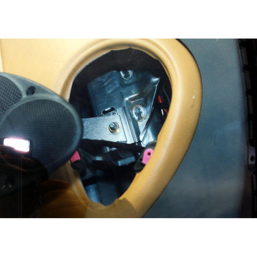 1998 Porsche Boxster Dash speaker removed